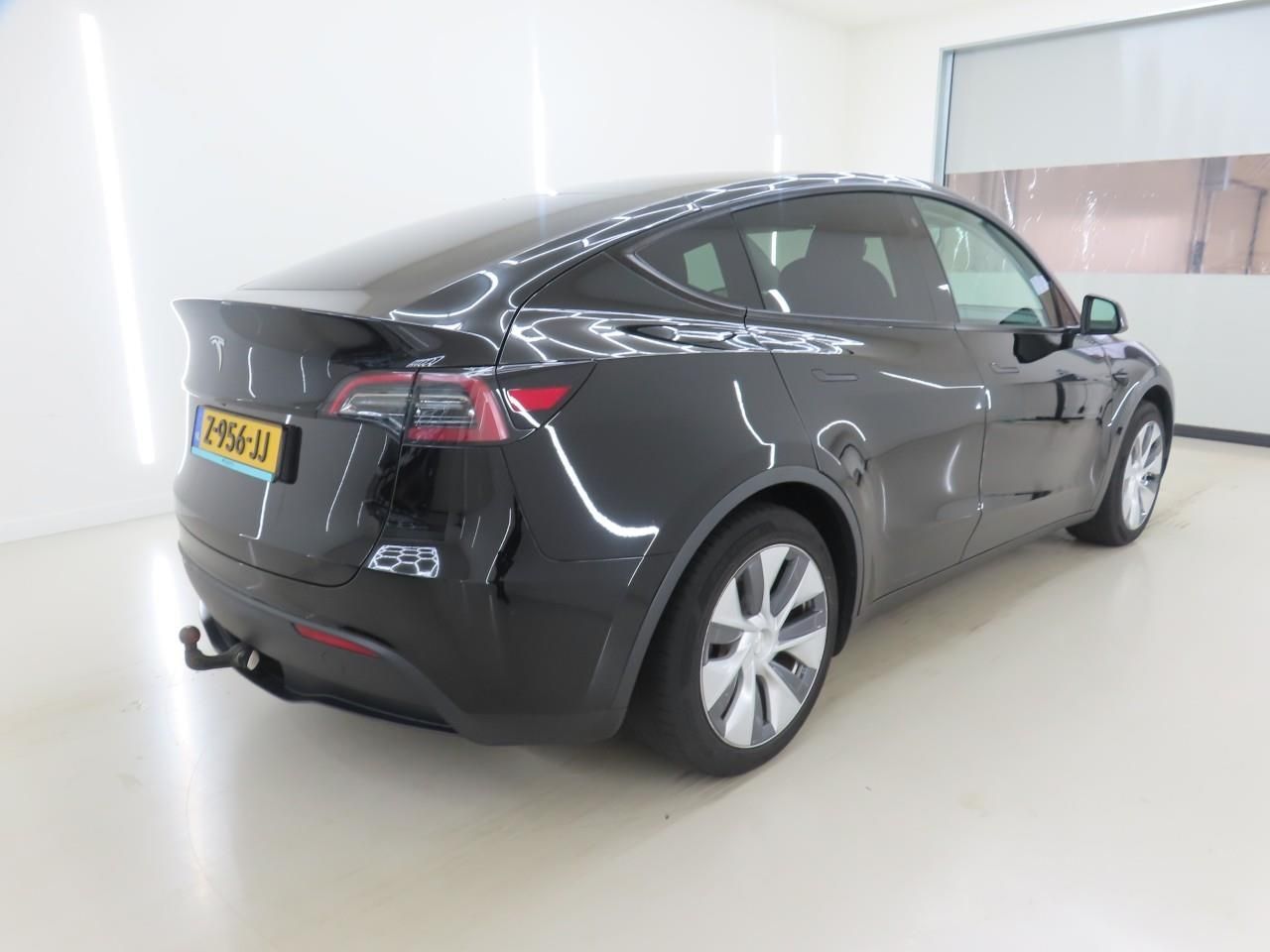 Tesla Model Y Standard RWD Plus 351pk 93,4% SoH [ TREK imagem 3