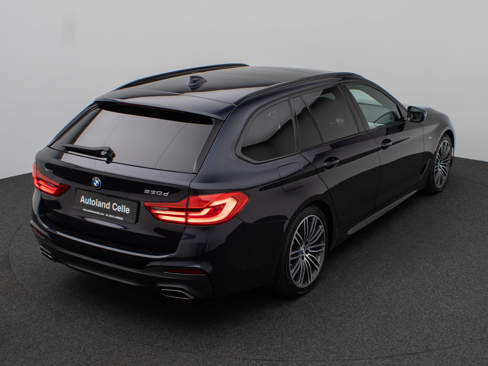 Fahrzeugabbildung BMW 530d xD M Sport Panorama Kamera HUD H/K Komfort