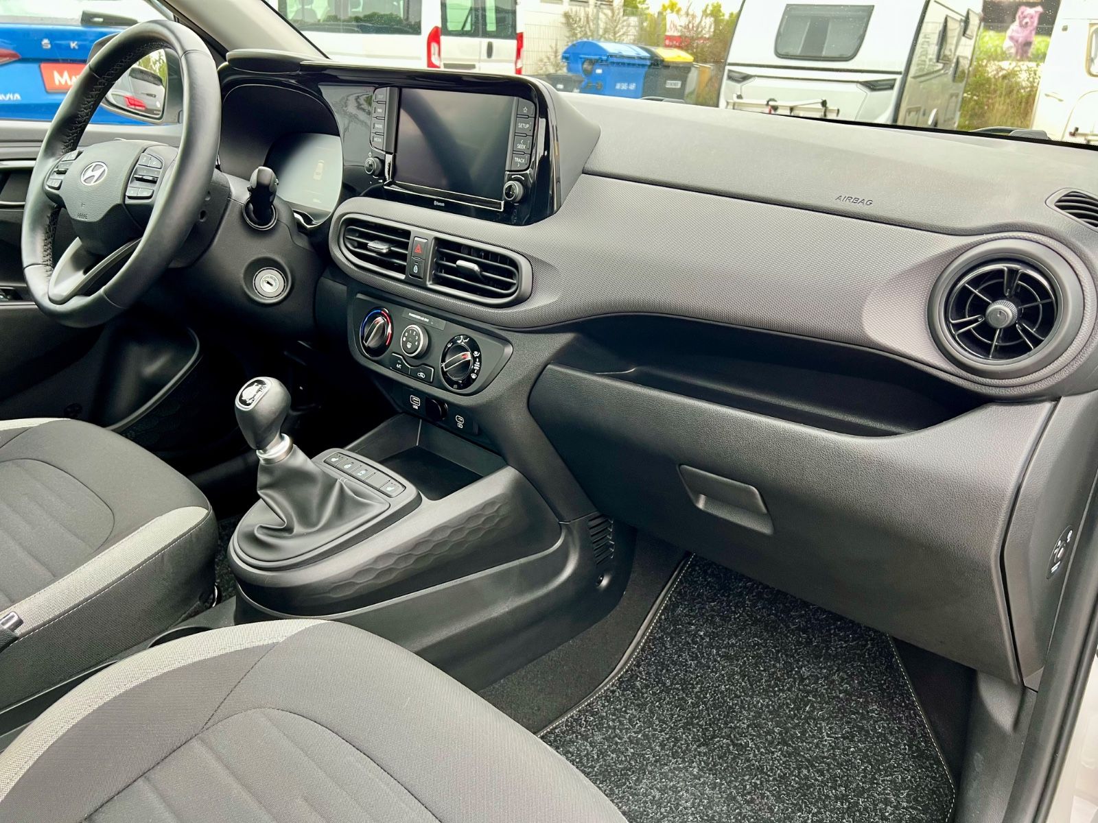 HYUNDAI i10 Trend KLIMA KAMERA NAVI SHZ