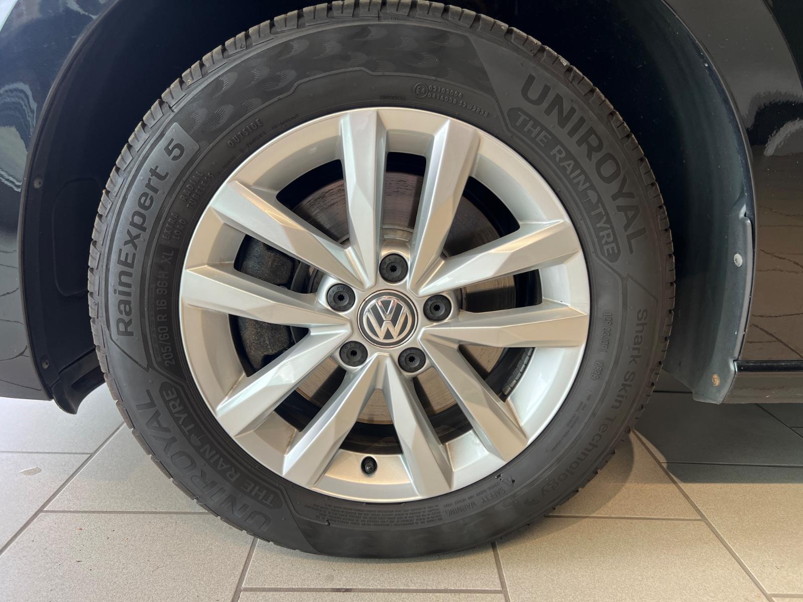 Volkswagen Touran Highline*ALCANTARA*PANO*AHK