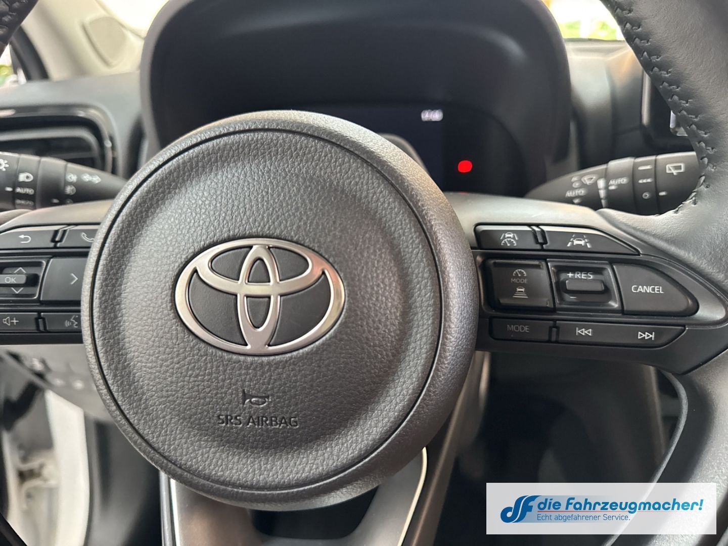 Fahrzeugabbildung Toyota Yaris Cross Hybrid FWD Comfort ACC DAB Spurhalte