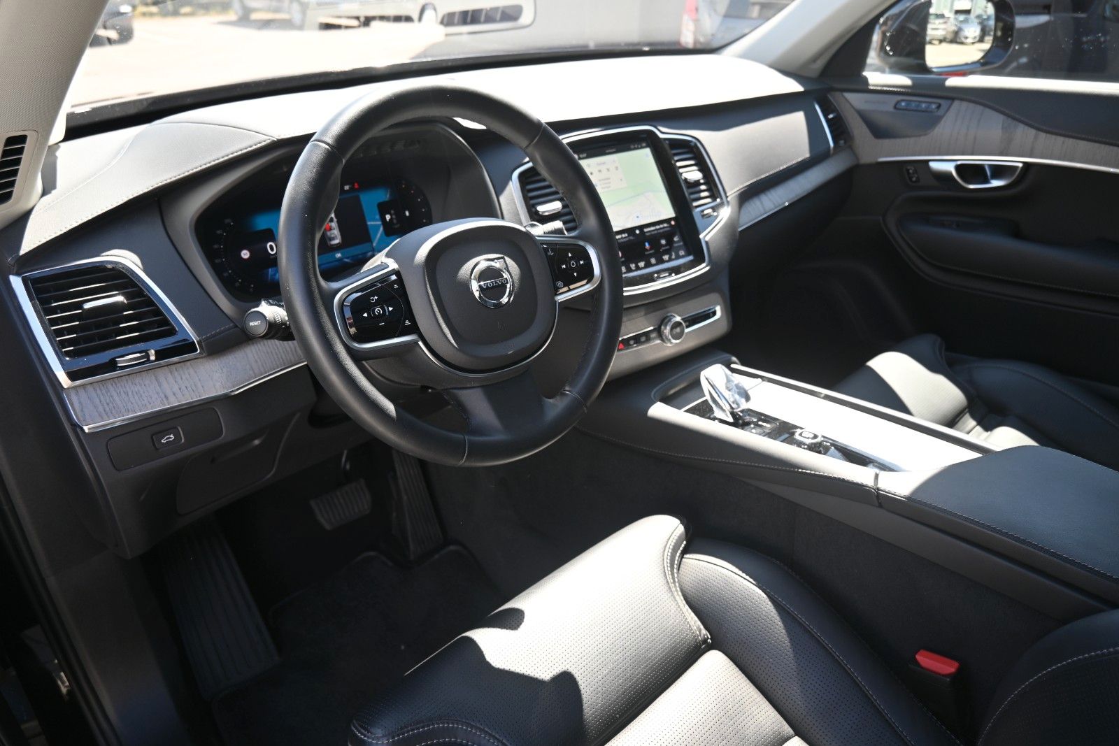 Fahrzeugabbildung Volvo XC90 B5D AWD Plus Bright*LED*PANO*STHZ*360*H&K