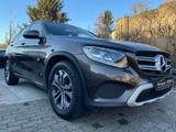 Mercedes-Benz GLC 220 d 4Matic / KAMERA - LEDER - NAVI - ALU - Mercedes-Benz GLC 220 Gebrauchtwagen in Frankfurt
