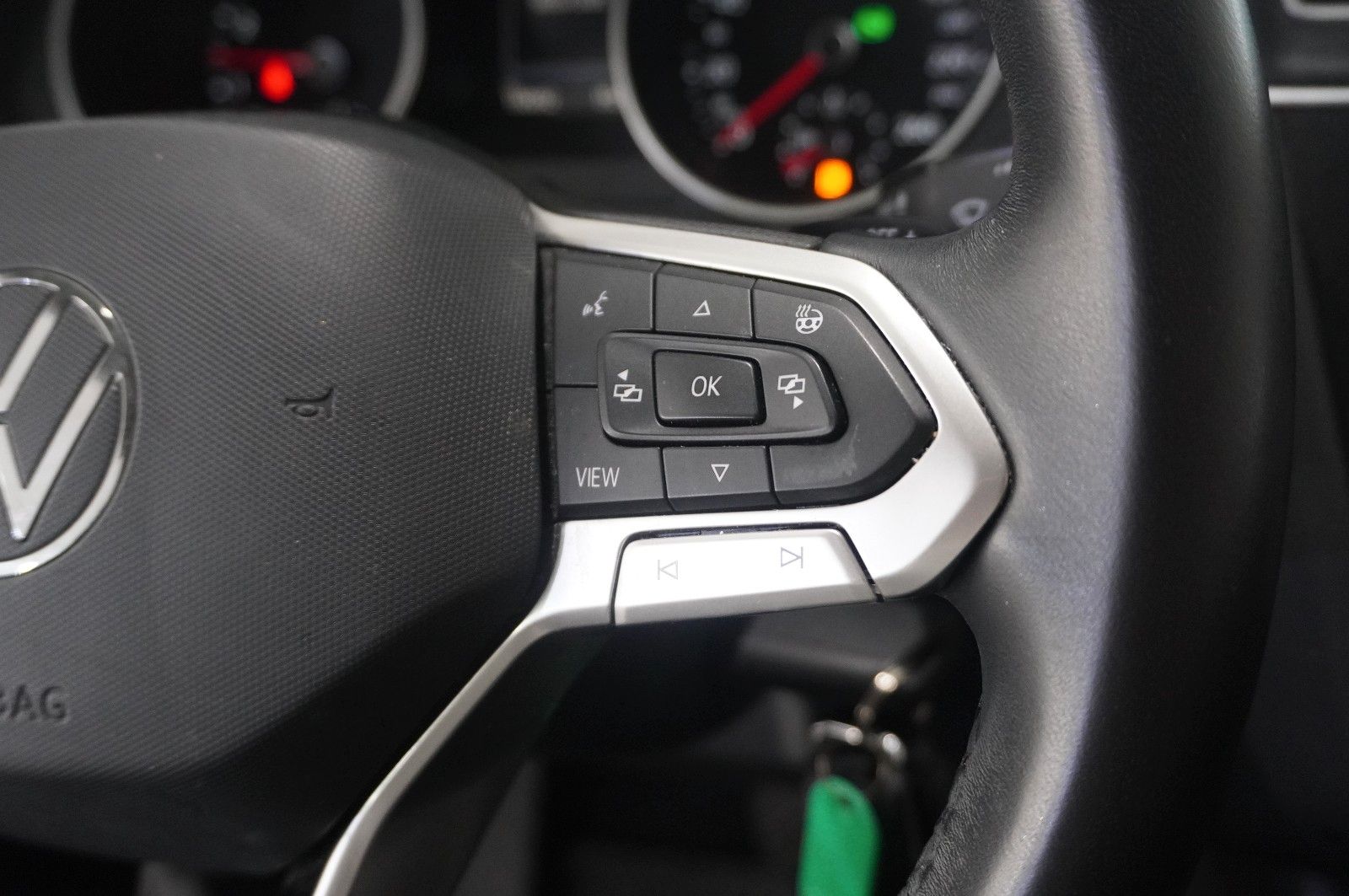Fahrzeugabbildung Volkswagen Tiguan 1.5 TSI LIFE DSG NAVI/LED/ACC/SHZ/PDC/DAB