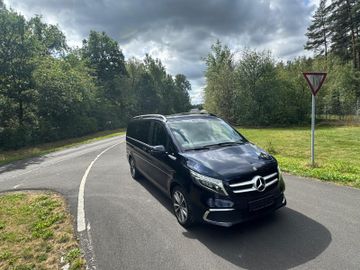 Mercedes V 220 - 6