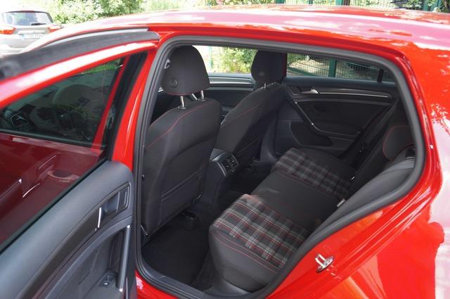 Volkswagen Golf VII GTI Performance ACC-LED-Carplay-Sitzh.