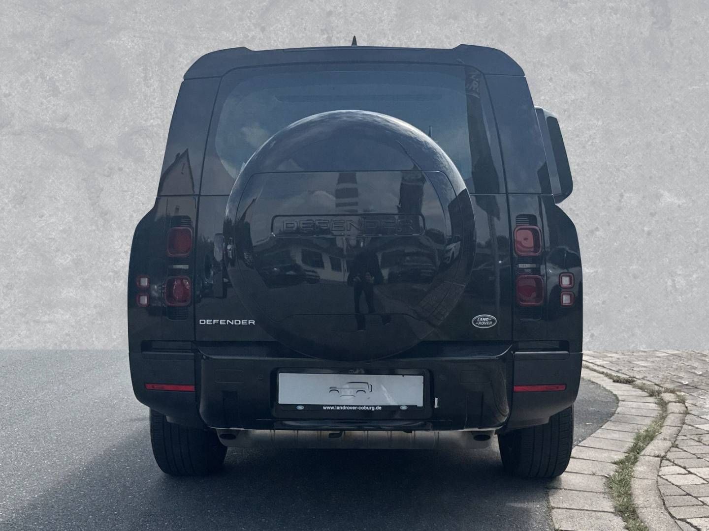 Fahrzeugabbildung Land Rover Land Rover Defender 130 P400 SE