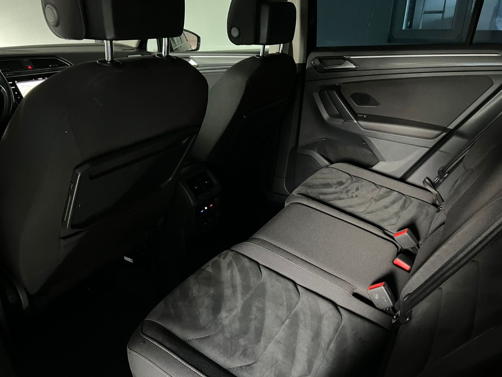 Fahrzeugabbildung Volkswagen Tiguan 2.0 TDI Highline/ACC/VRTL PIT/360/MASSAGE