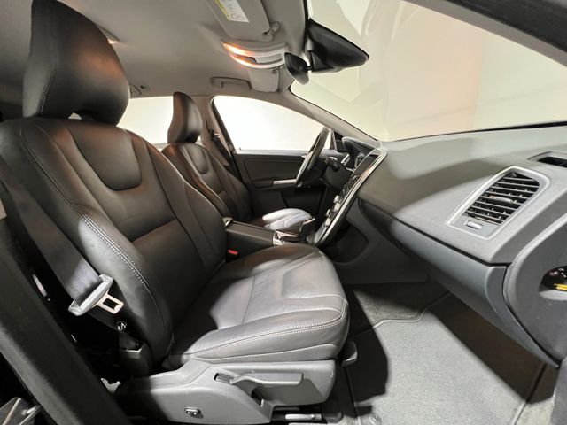 Volvo XC 60 Summum Automatik 2WD,ACC,Navi,Xenon,Alu