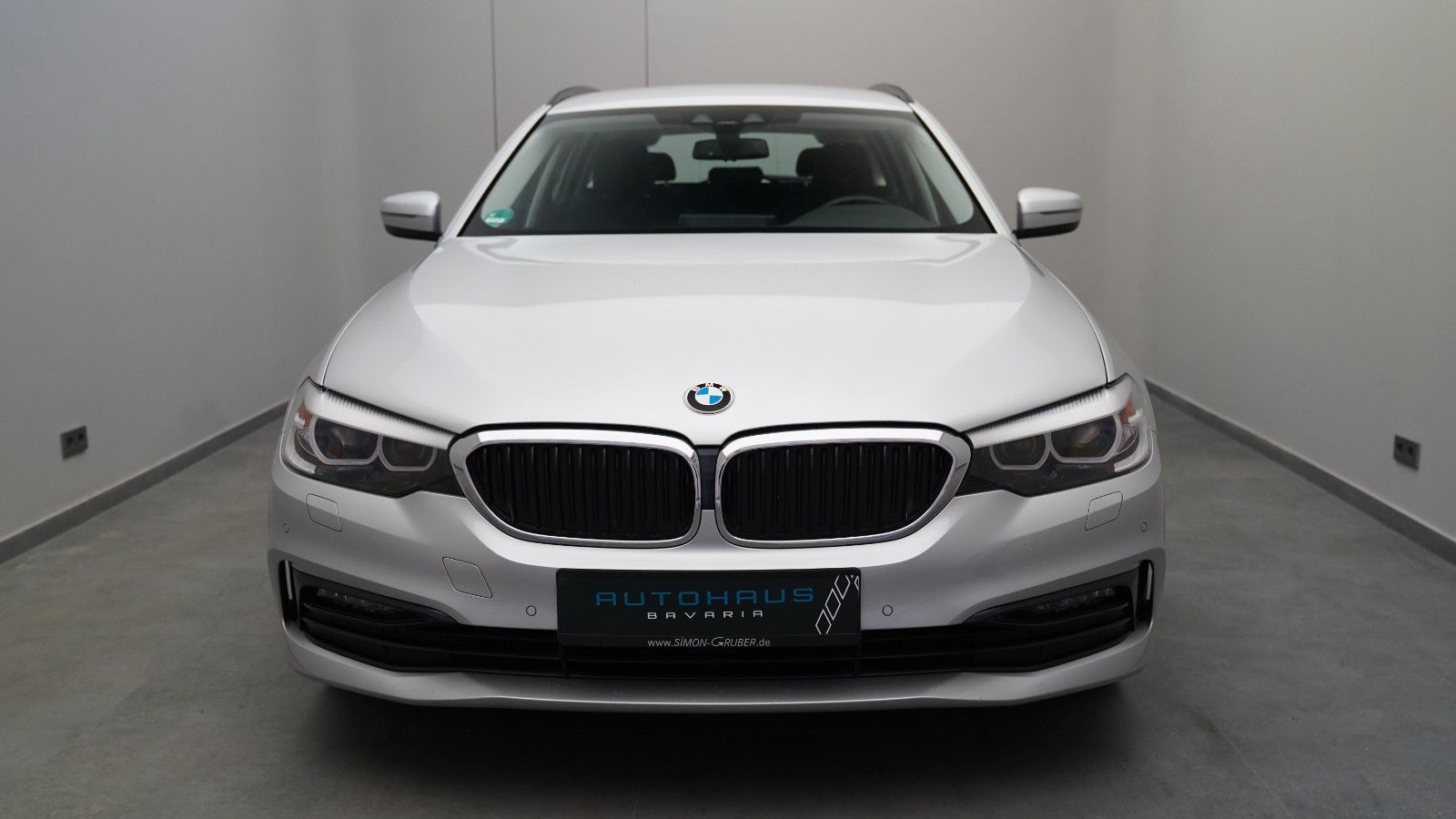 BMW 520d Touring xDrive Sport Line *AHK*KAMERA*LED* imagem 3