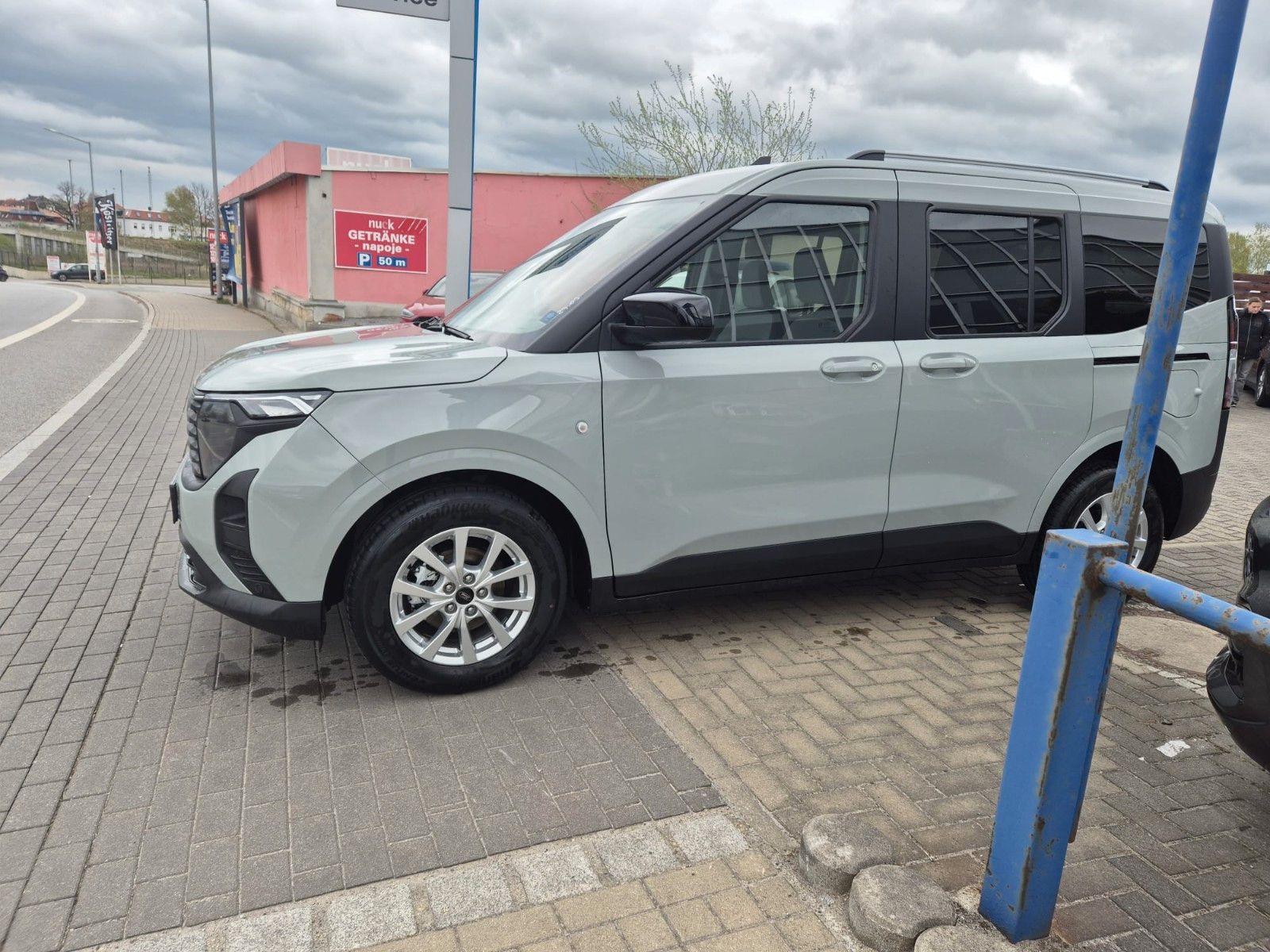 Ford Tourneo Courier Titanium imagem 2