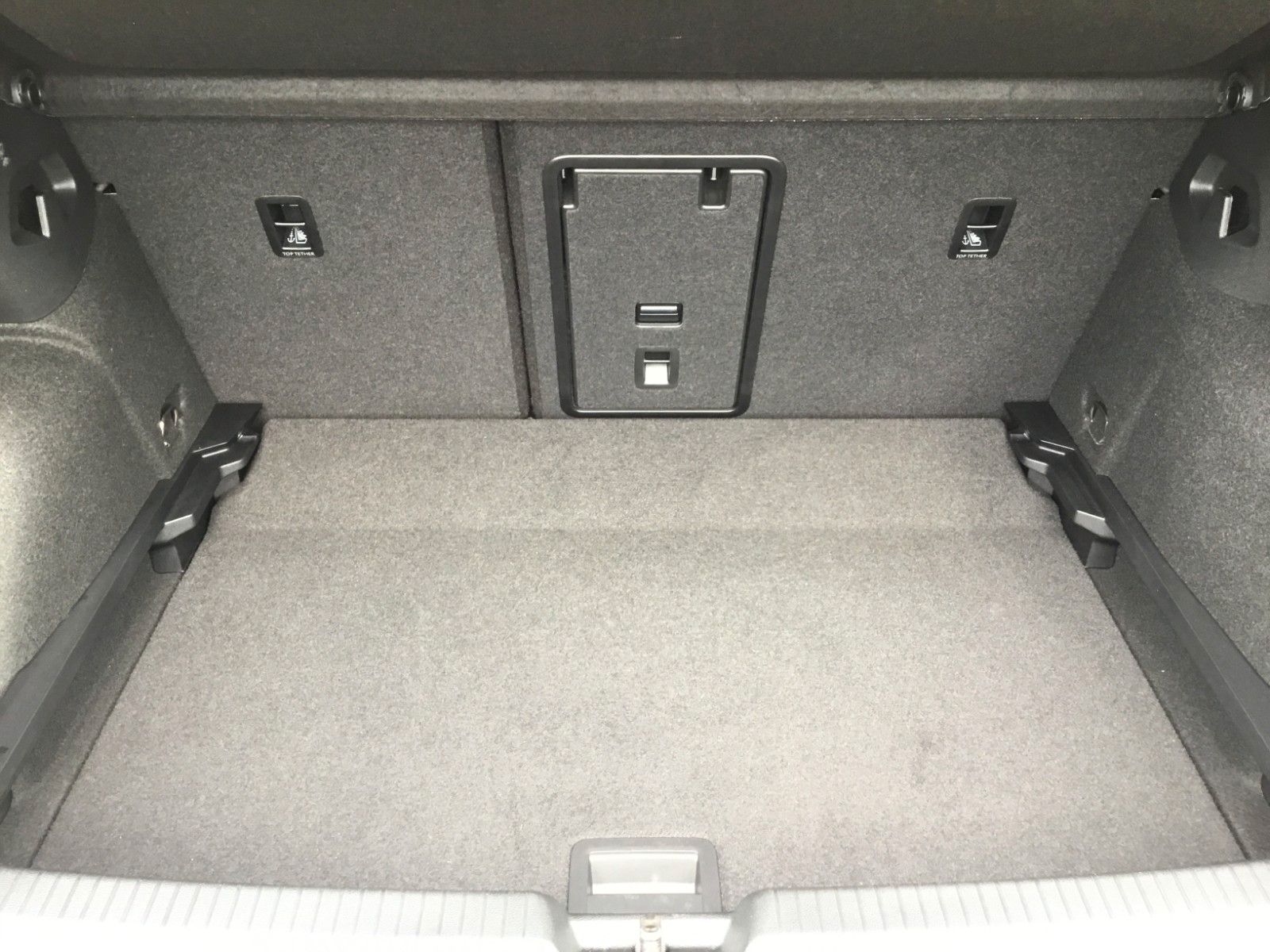 Fahrzeugabbildung Volkswagen Golf 1.5 eTSI DSG Goal+AHK+LED+Kamera+AppConnect