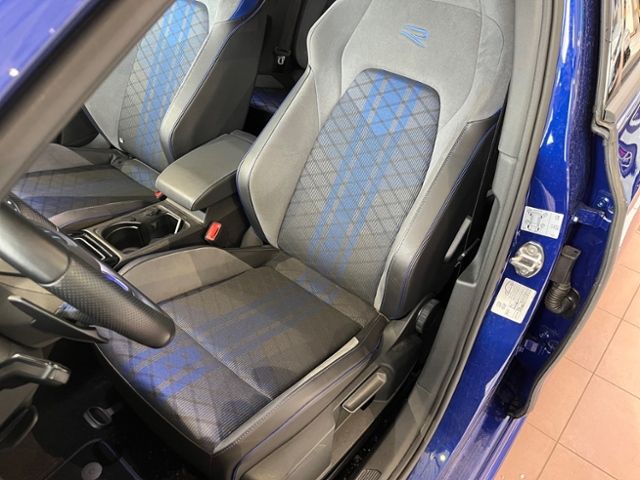 Fahrzeugabbildung Volkswagen Golf Variant VIII R 2.0 TSI DSG 4Motion IQ.DRIVE