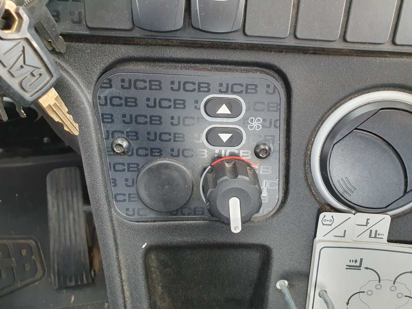 Fahrzeugabbildung JCB 541-70 / nur 438h / 2022 / 4.100kg / 7m / 109PS