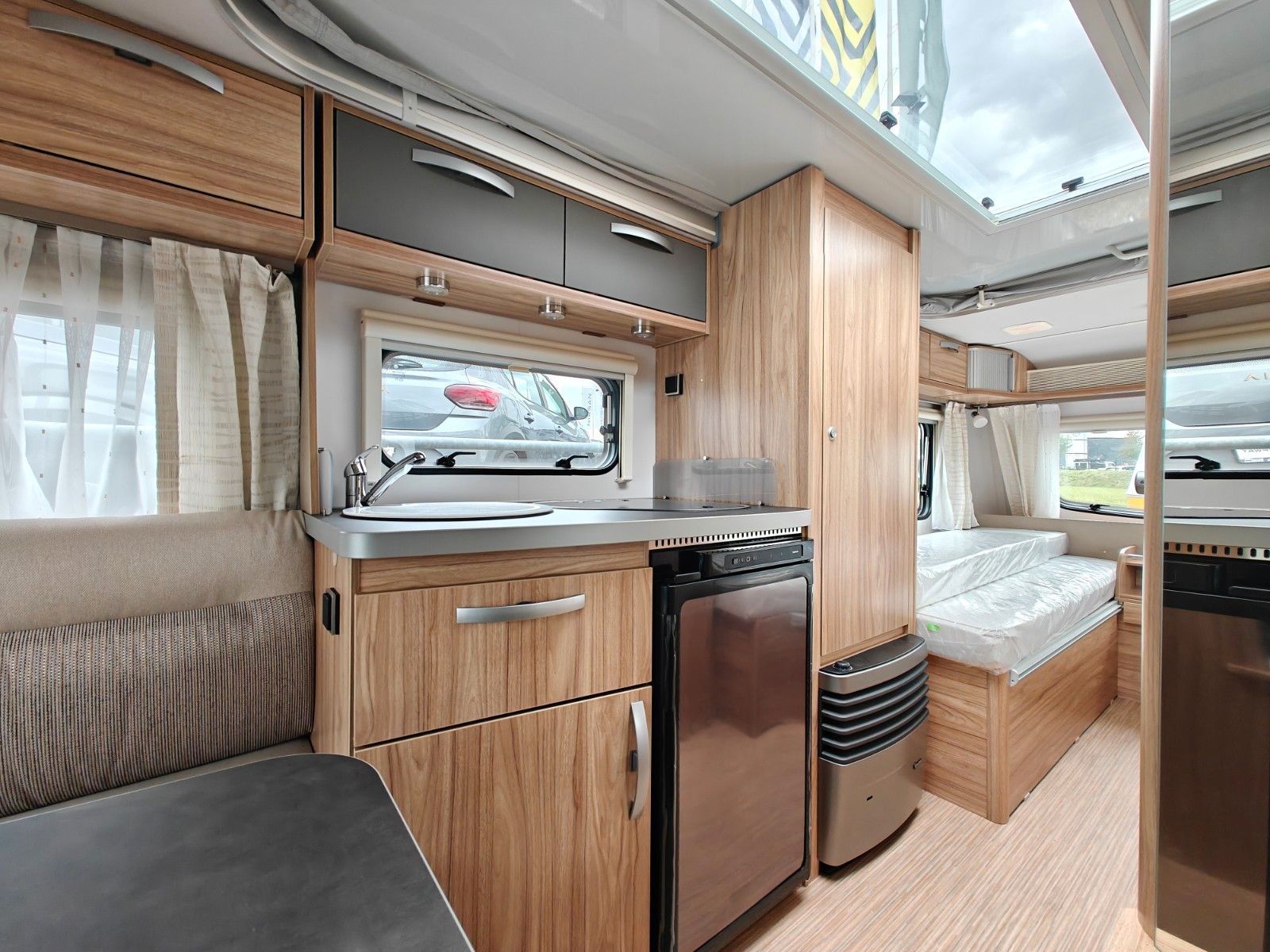 Fahrzeugabbildung HYMER / ERIBA / HYMERCAR Feeling 470 Elegance - JETZT 6.683€ SPAREN !!!