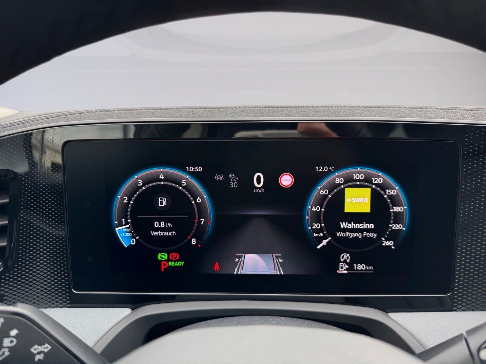 Fahrzeugabbildung Volkswagen Passat Variant 1.5 eTSI Business