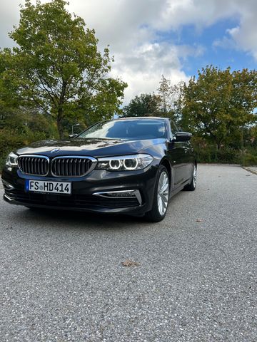 BMW 520d xDrive Touring A Luxury Line Luxury Line