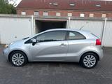 Kia Rio 1.2 Attract Attract - Kia Rio mit Benzin-Antrieb: Kleinwagen, 1.2
