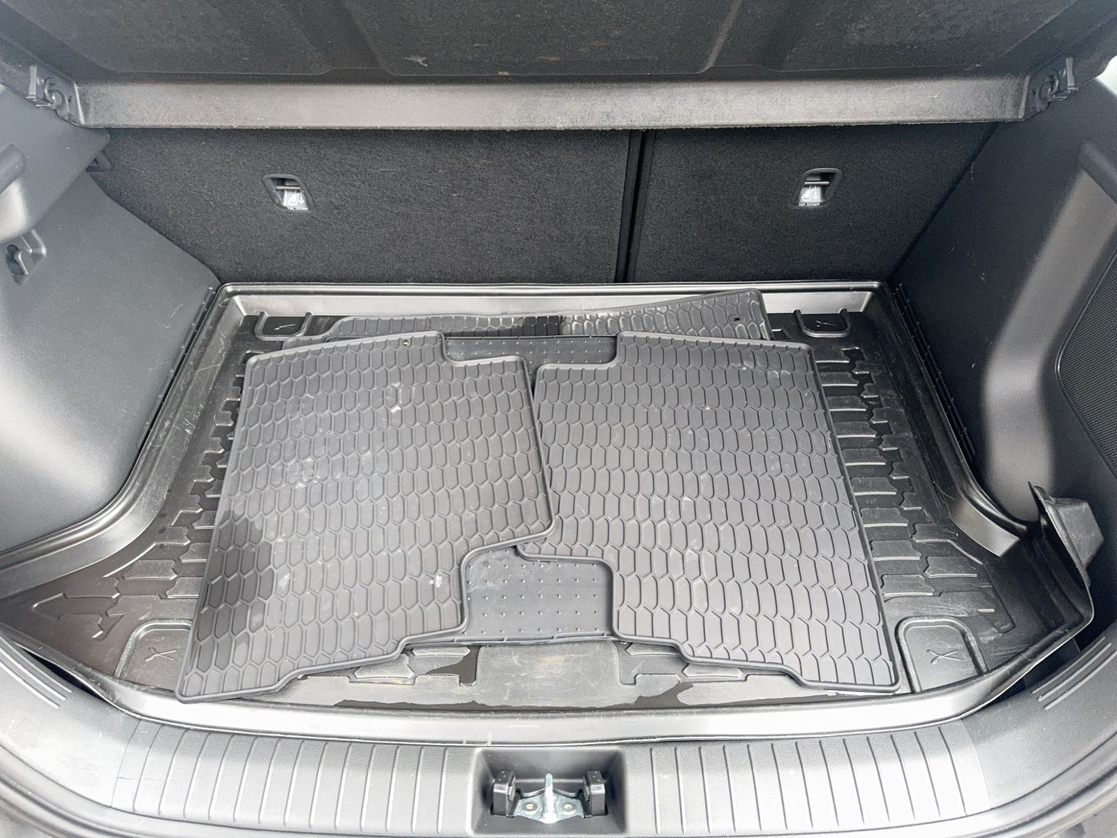 Kona 1.6 T-GDI Trend 2WD, Navi Paket, Sicherheit