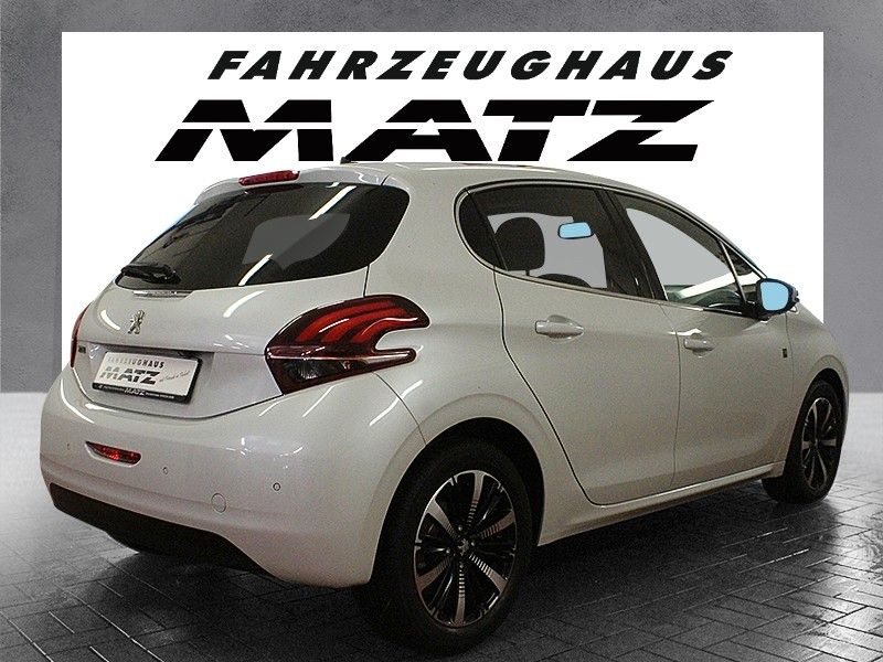 Fahrzeugabbildung Peugeot 208 PureTech 110 Edition Panoramadach*Sitzheizun