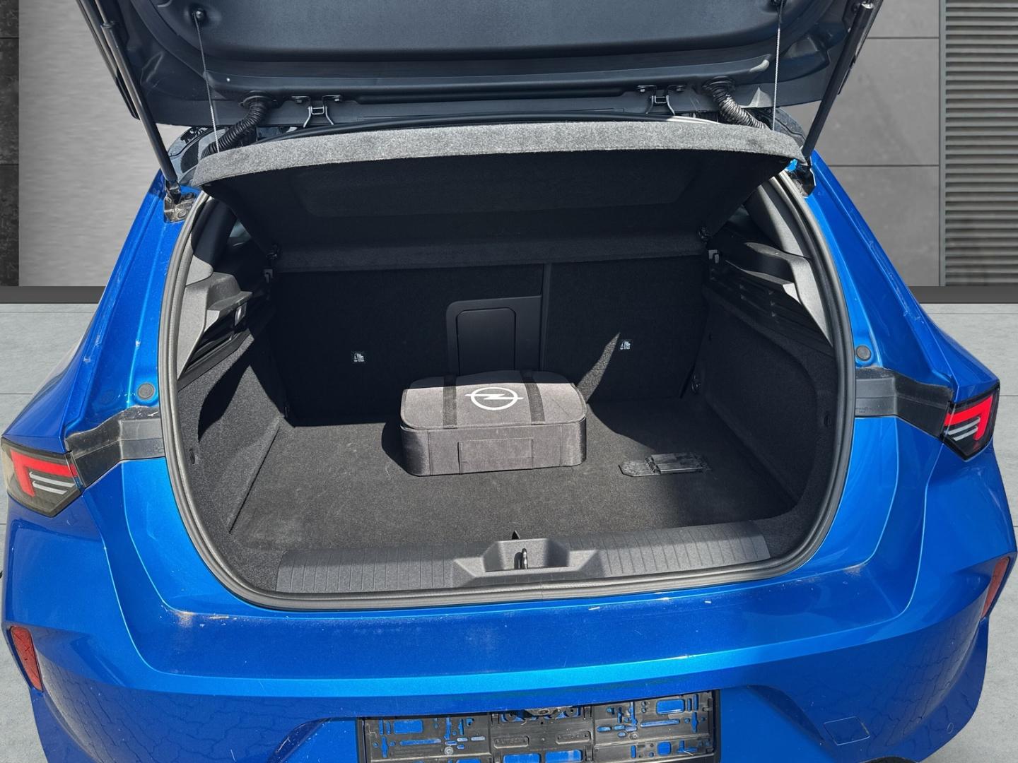 Opel Astra Electric GS Alcantara 360° ACC Pano Navi