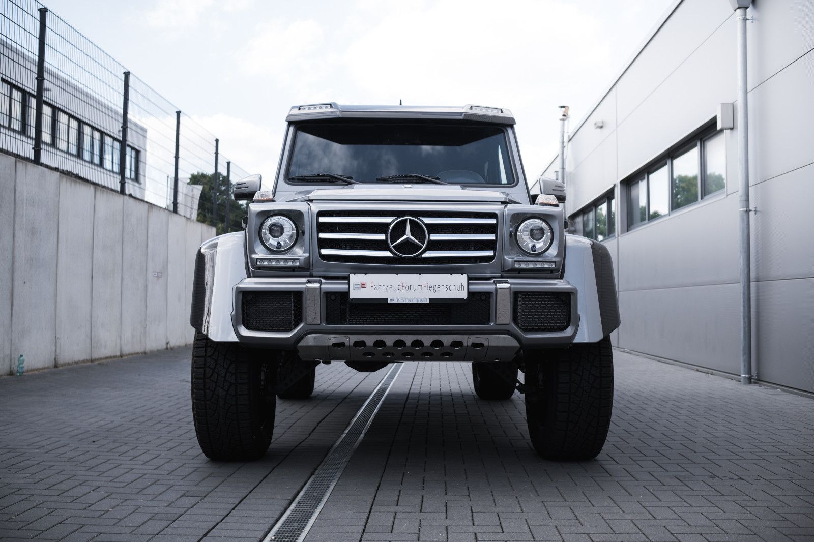 Fahrzeugabbildung Mercedes-Benz G 500 Modell Station  4x4²-Standheizung-ESP-SSD