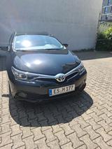 Toyota Auris 1,33-l-Dual-VVT-i - - Toyota Auris Gebrauchtwagen in Stuttgart