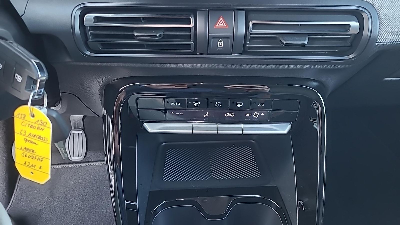 Fahrzeugabbildung Citroën C3 Aircross Plus+Wenige KM+PDC+LED+AWR+ACC+DAB