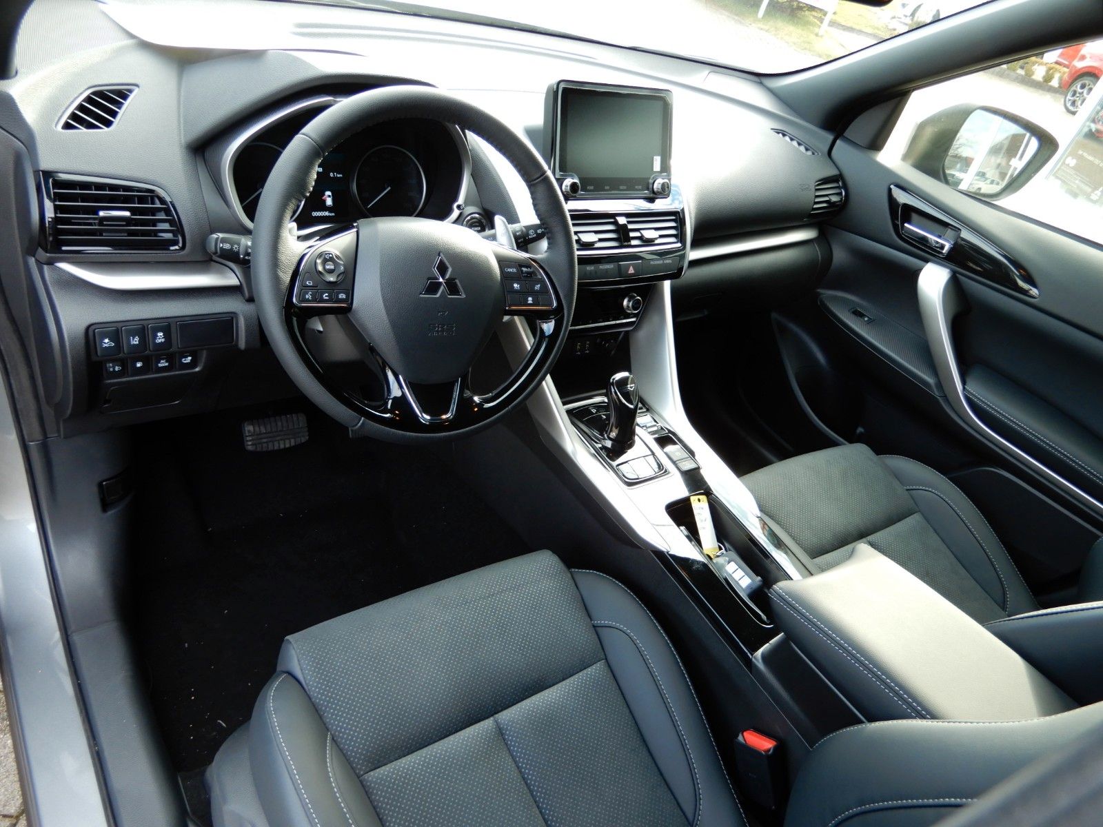 Fahrzeugabbildung Mitsubishi Eclipse Cross 2.4 PHEV SELECT 4WD Navi LED