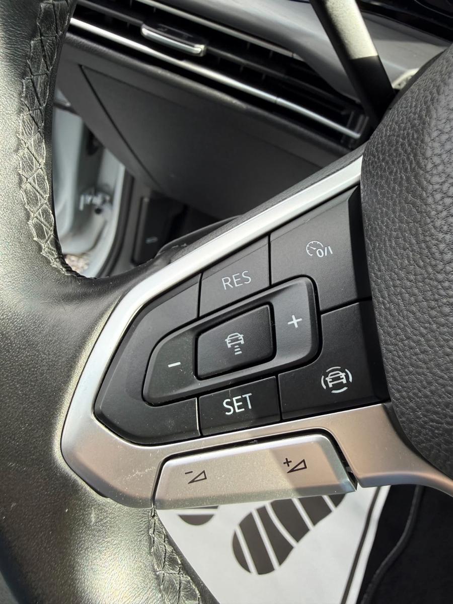 Volkswagen Golf VIII Lim. 1st Edition eTSI*Matrix LED*DCC*, миниатюра 15