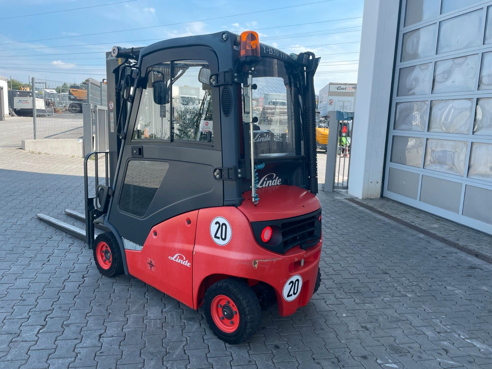 Fahrzeugabbildung Linde H14D-01 / HH 4,6m /  962h / Diesel / SS