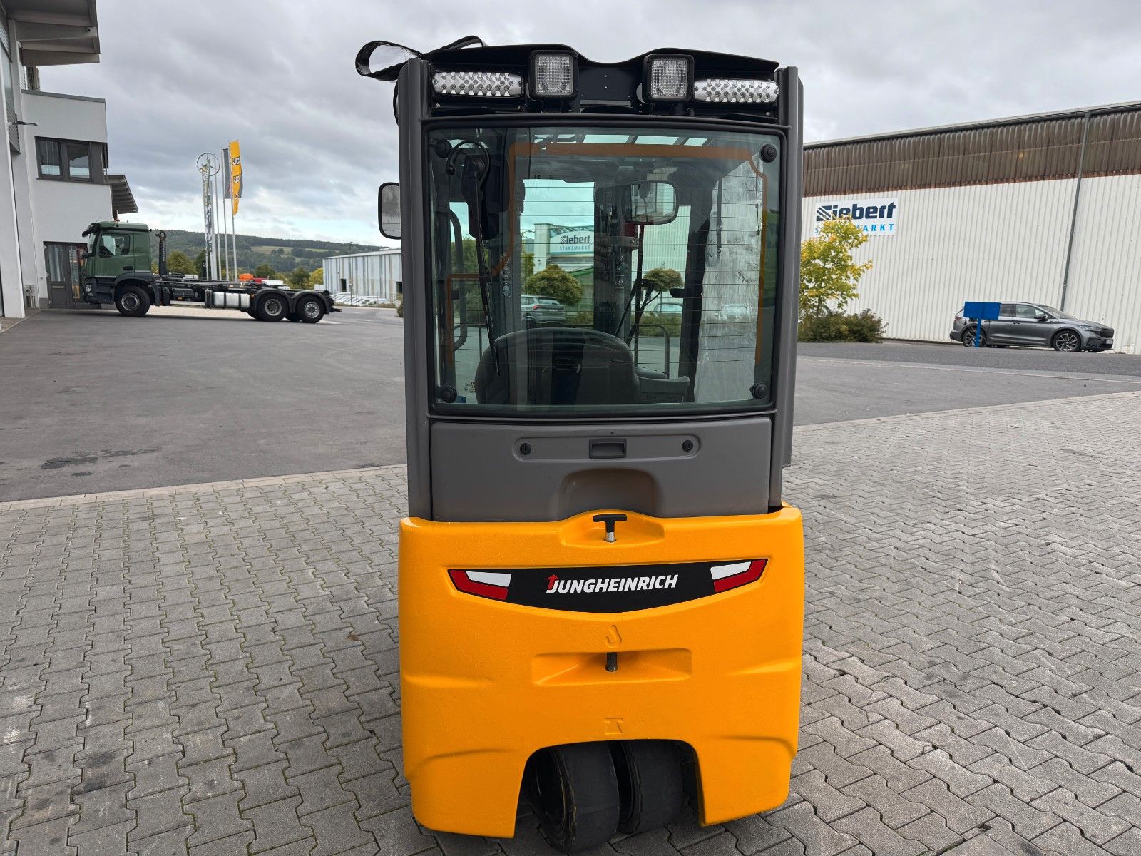 Fahrzeugabbildung Jungheinrich EFG 215 / Triplex: 4.25m! / SS / nur 2.819h!