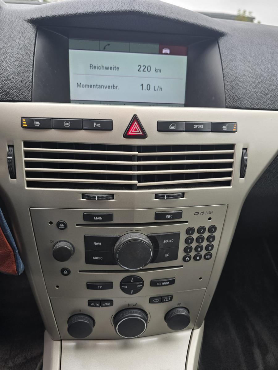 Opel Astra 2008 — photo 13