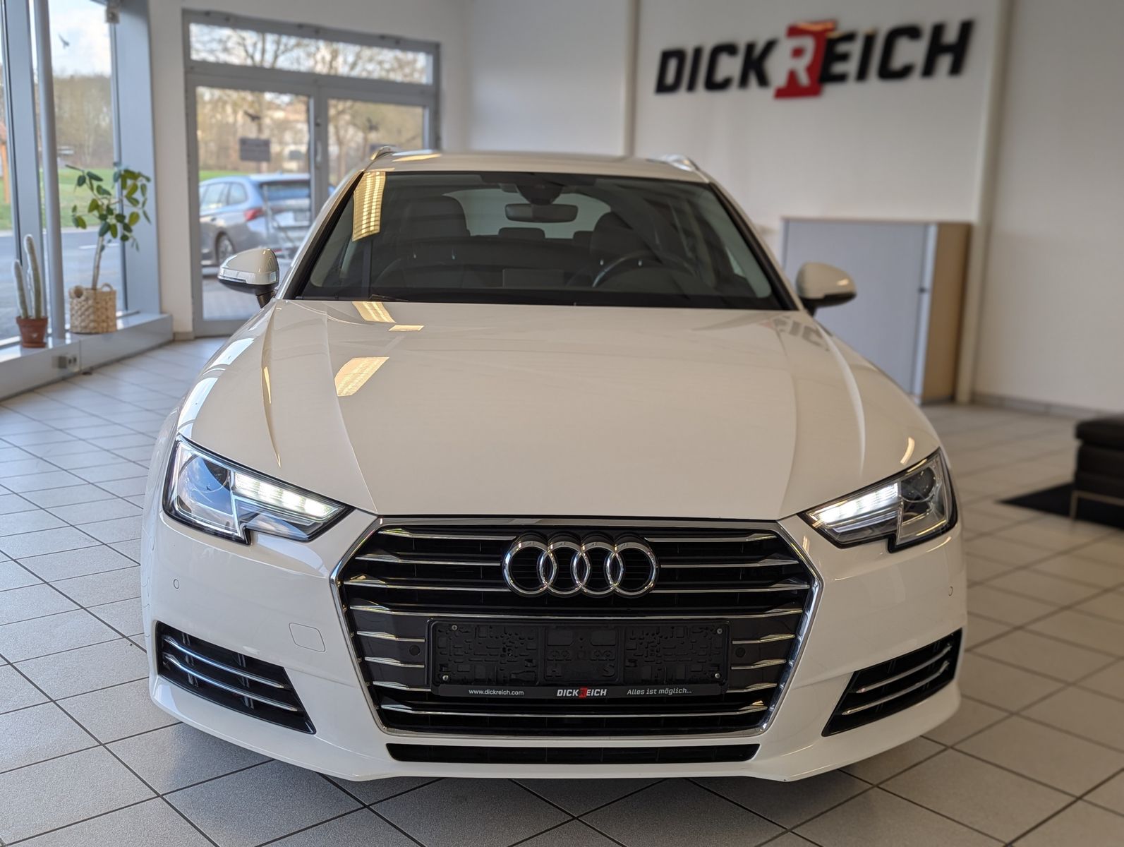 AUDI A4 2.0 TDI design ultra Sport-Fahrwerk Alcantara - Image 3