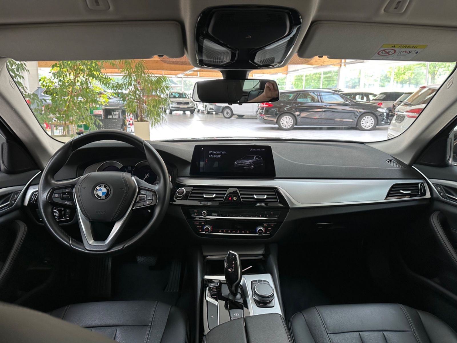 Fahrzeugabbildung BMW 520 d Touring *Leder, AHK*