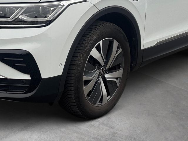 Tiguan Elegance eHybrid DSG IQ Light Panorama AH