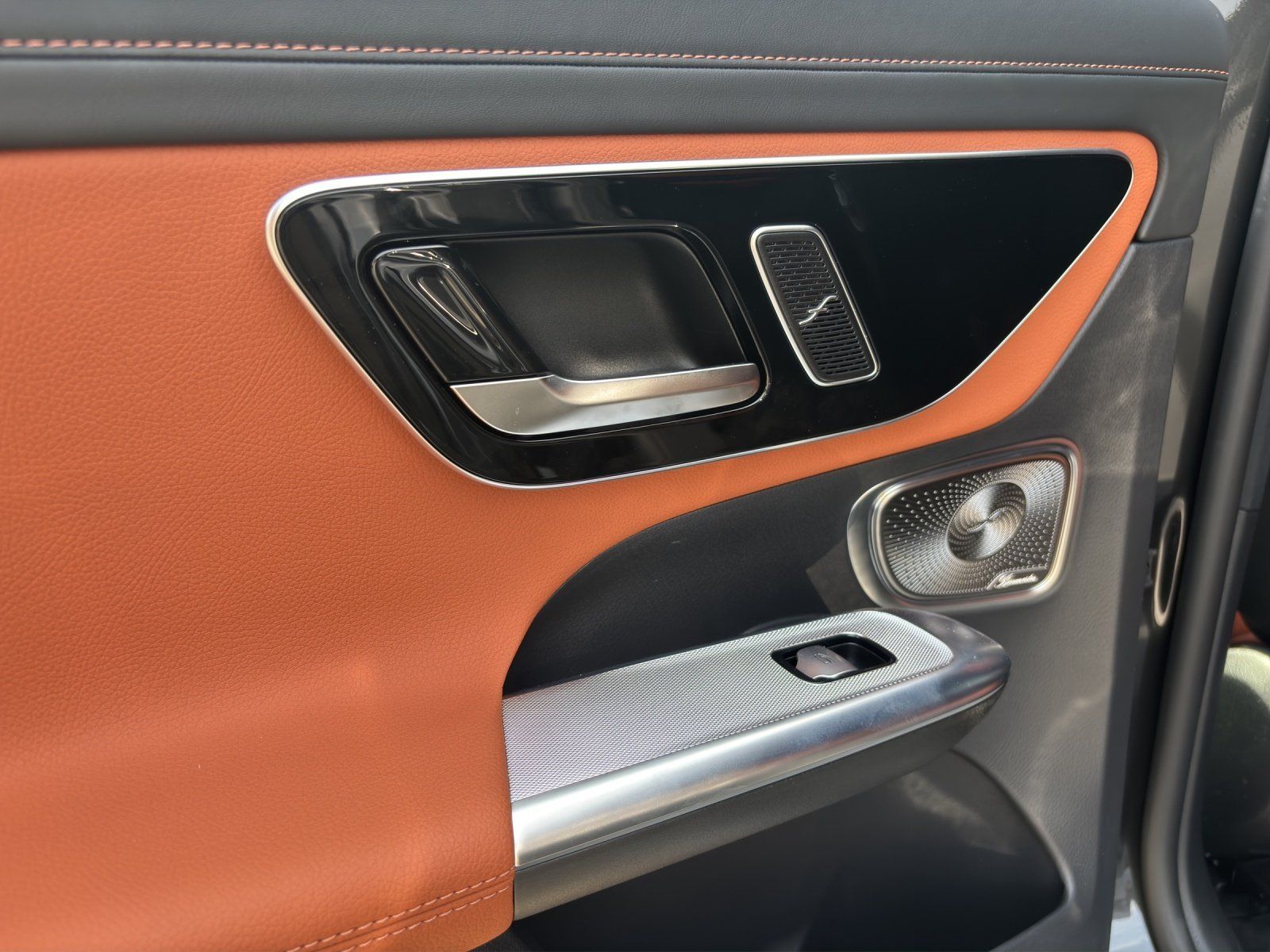 Fahrzeugabbildung Mercedes-Benz GLC400e Cpé AMG Prem DISTR Memo AIRMATIC DC-Lade