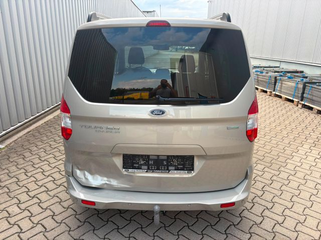 FORD Tourneo Courier Titanium — Bild 4