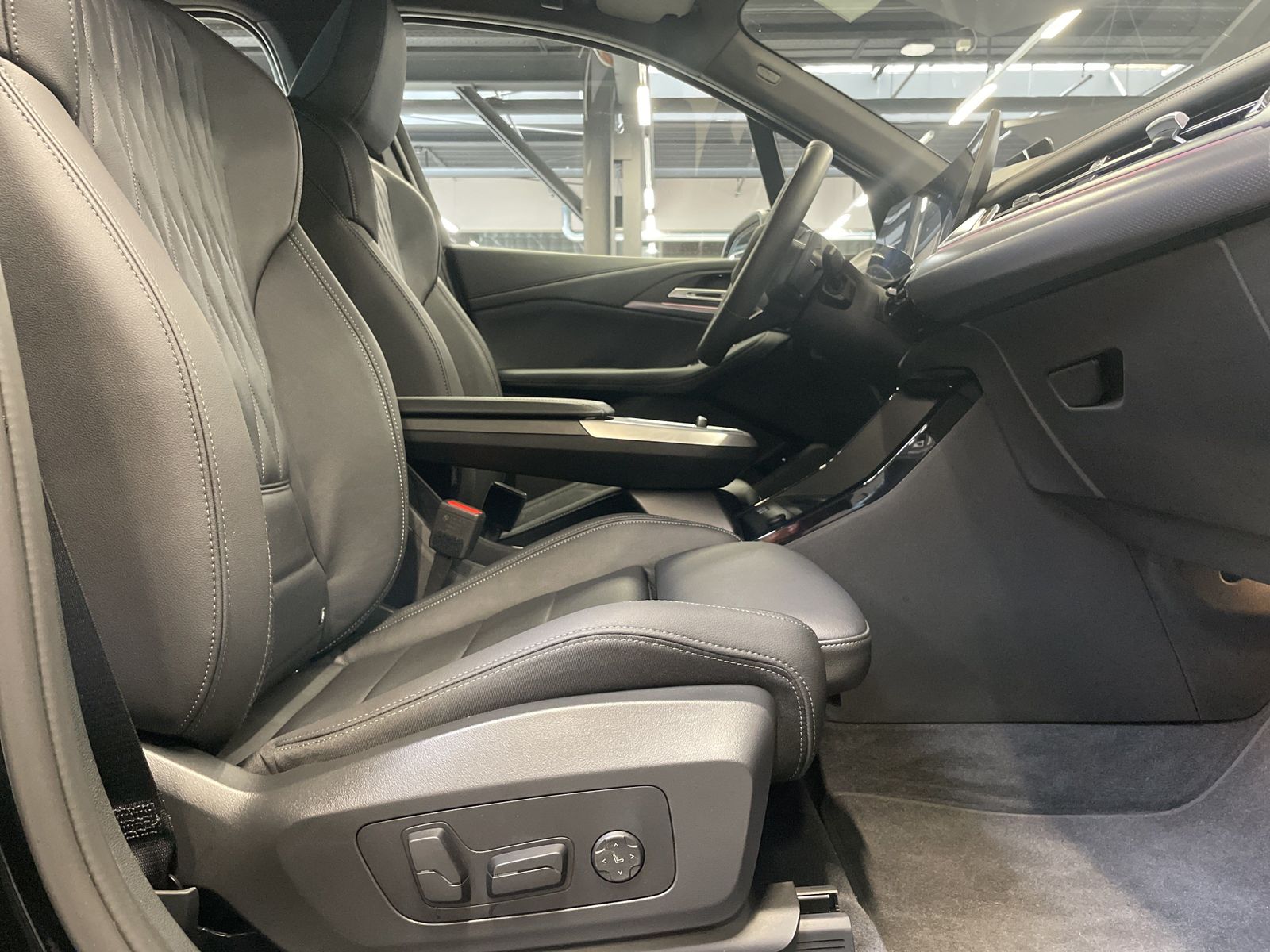 BMW 223 Active Tourer - Bild 11