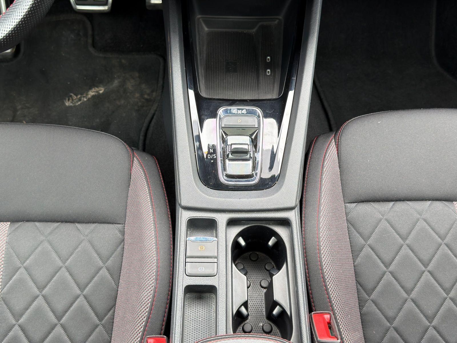 Skoda Octavia Combi RS 2.0 TDI LED*Navi*AHK*Panorama