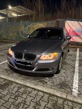 BMW e90 318i - FaceLift Top Zustand TÜV ASU NEU! - BMW 3er Reihe aus 2011: Facelift