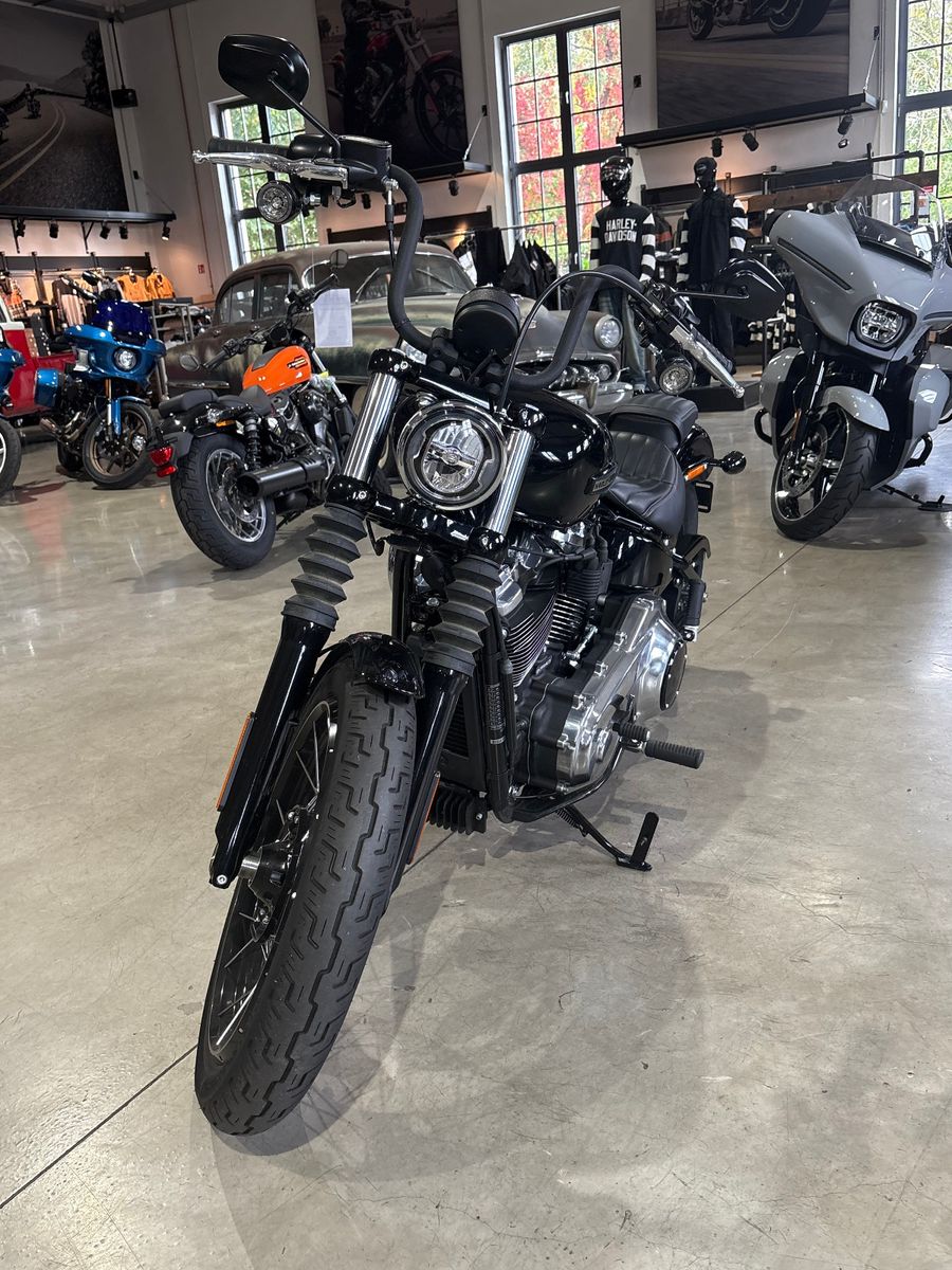Fahrzeugabbildung Harley-Davidson Street Bob 117