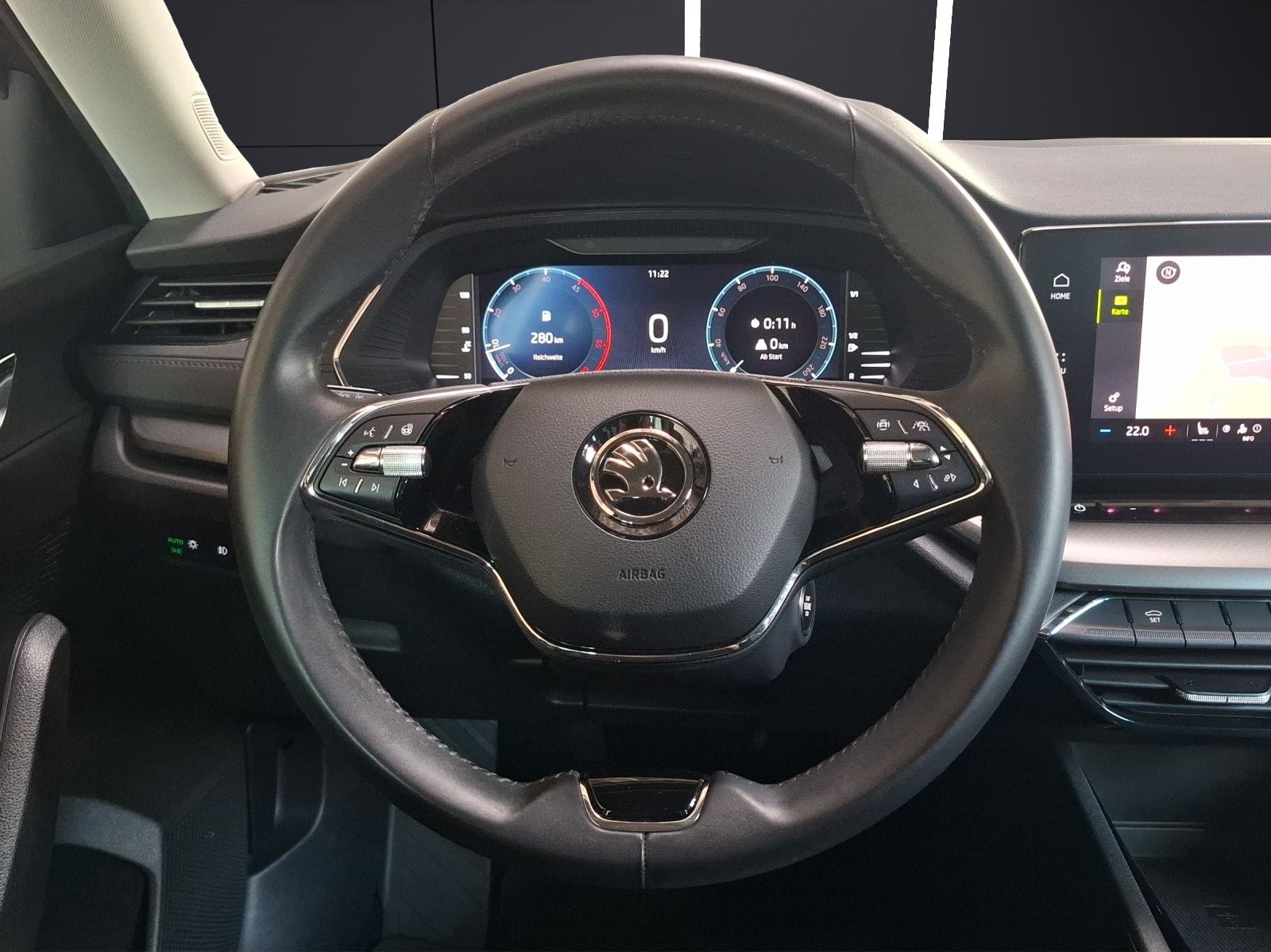 Fahrzeugabbildung SKODA Octavia Combi TDI Ambition LED Navi ACC PDC SH
