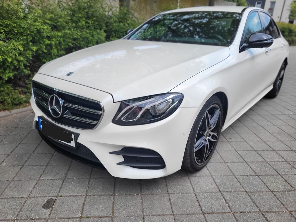 Image of Mercedes-Benz E 220