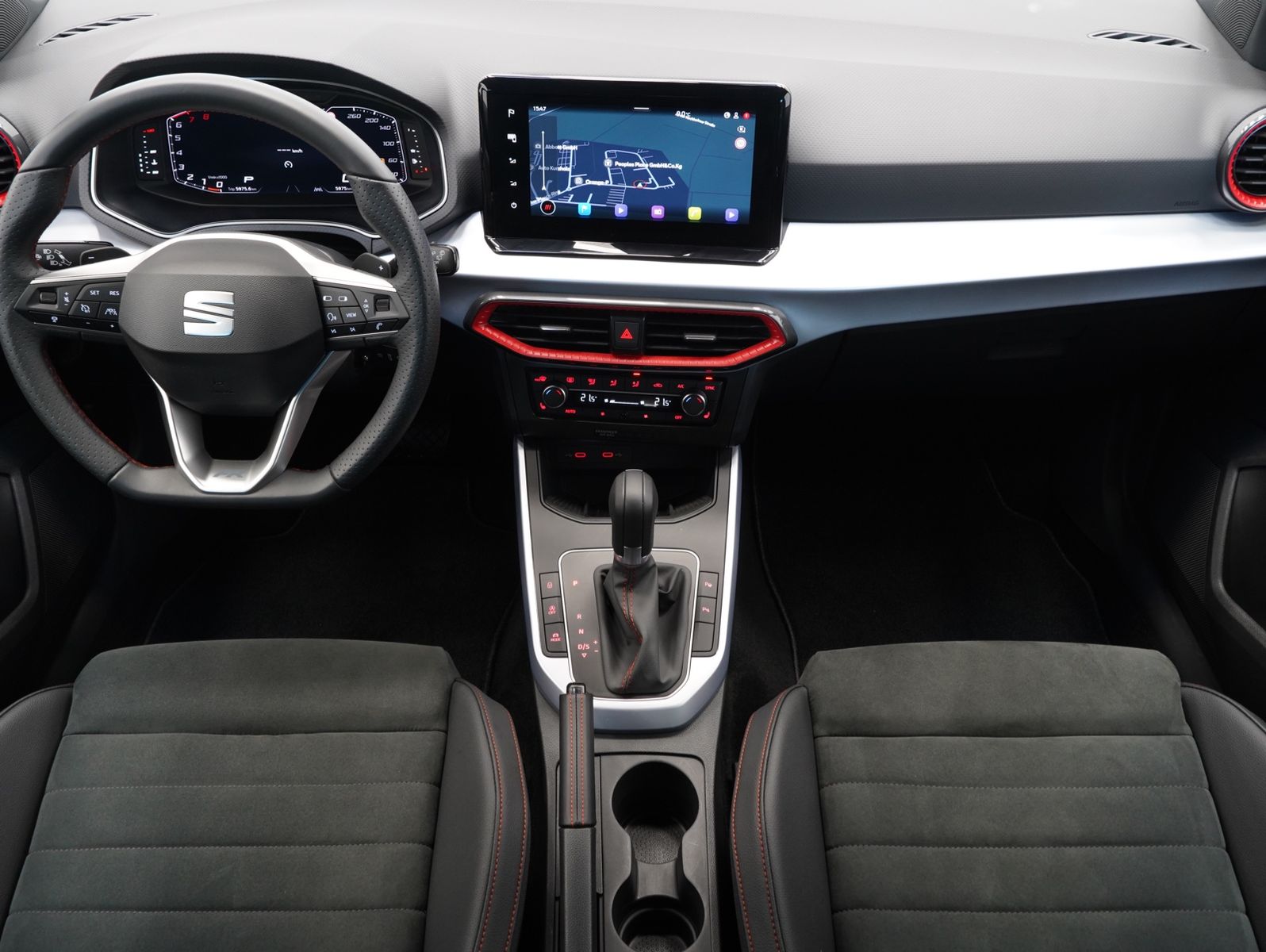 Fahrzeugabbildung SEAT Arona 1.5 TSI DSG FR LED/ACC/DAB/CARPLAY/KAMERA