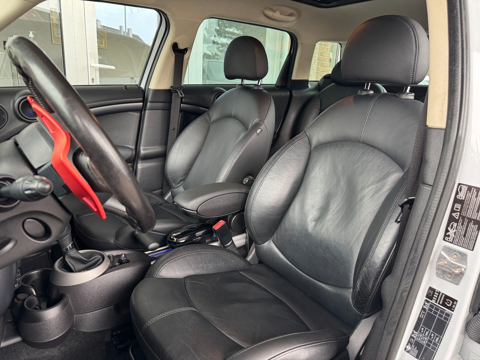 Fahrzeugabbildung MINI Cooper S Countryman ALL4 Autom. Pano/Leder