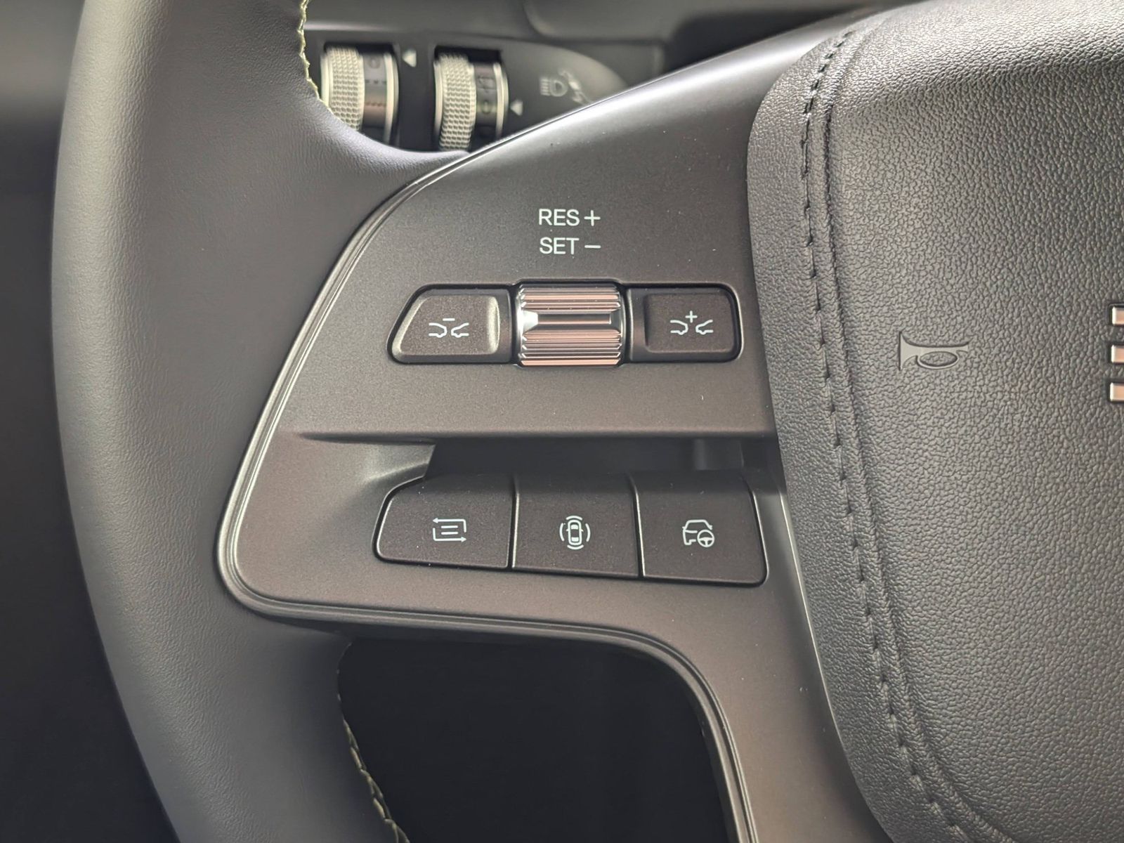 BYD ATTO 2 DM-i Boost Glasdach SHZ Kamera – Bild 32