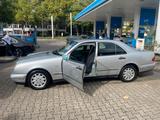 Mercedes-Benz W210 230 E 7/1995 H-Fähig - Mercedes-Benz 230 in Köln