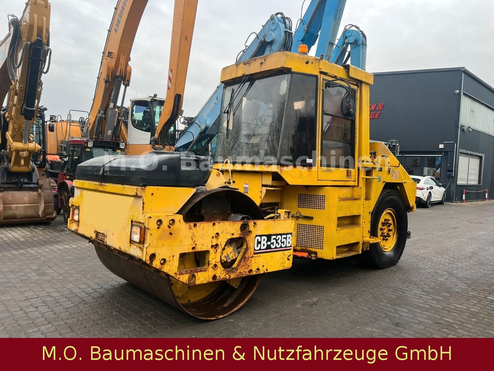 Fahrzeugabbildung CAT CB-535 B / Kombiwalze /