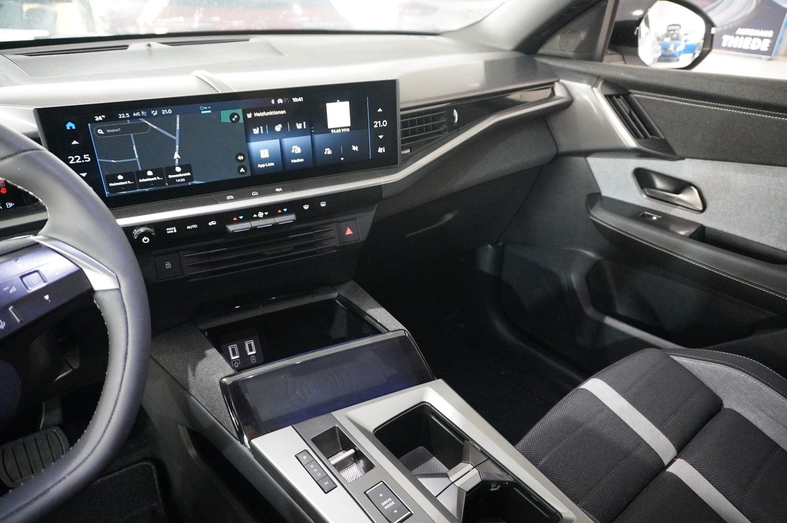 Fahrzeugabbildung Opel Grandland 1.2 48V HYBRID NAVI/LED/KAMERA/DAB+